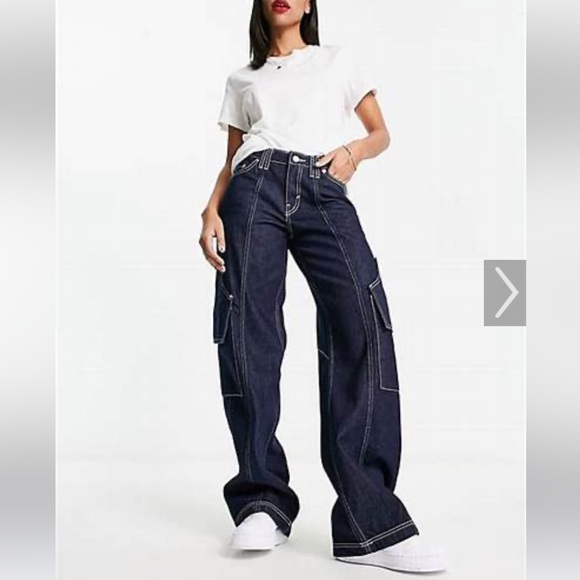 ASOS Weekday Mason Low Rise Loose Cargo - Picture 11 of 14